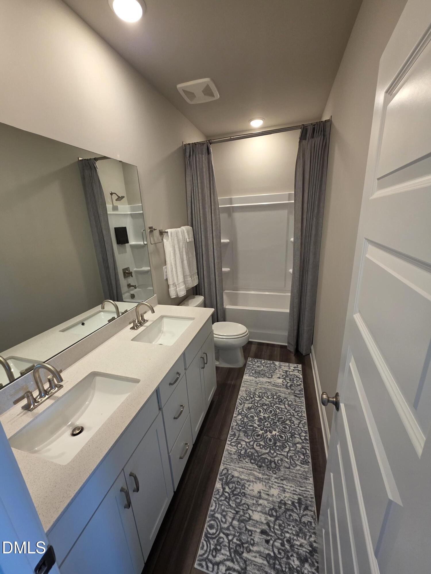 1250 Coach Sta Alley, Unit 201 Raleigh, NC 27601 - Photo 21 of 26 44923