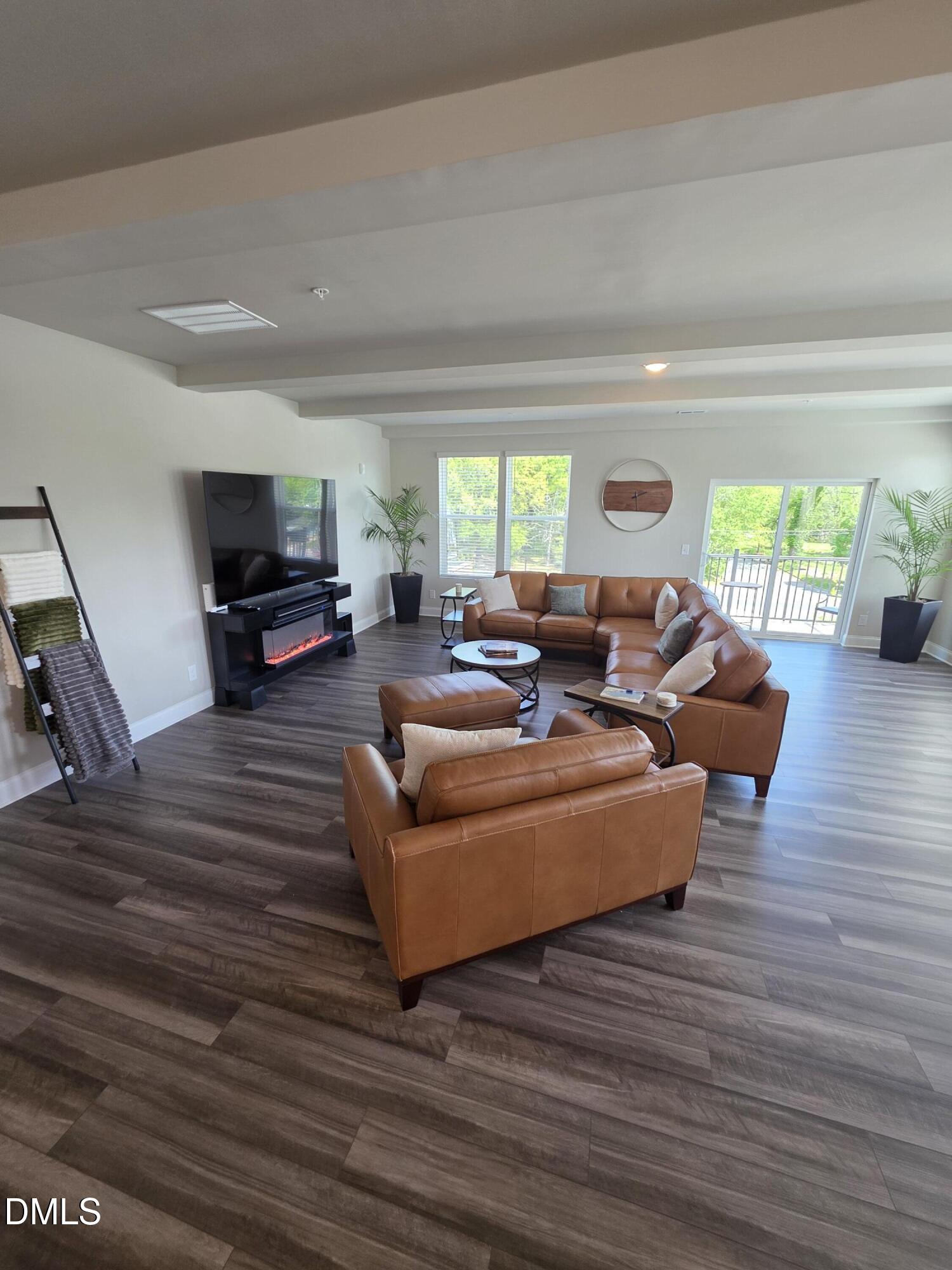 1250 Coach Sta Alley, Unit 201 Raleigh, NC 27601 - Photo 8 of 26 44951