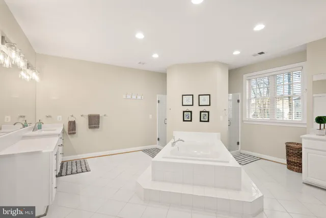 $1,420,000 | 19126 Stream Crossing Court, Leesburg, VA 20176