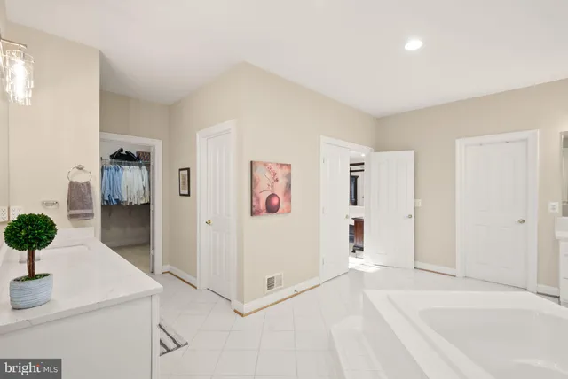 $1,420,000 | 19126 Stream Crossing Court, Leesburg, VA 20176