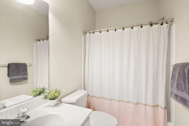 $1,420,000 | 19126 Stream Crossing Court, Leesburg, VA 20176