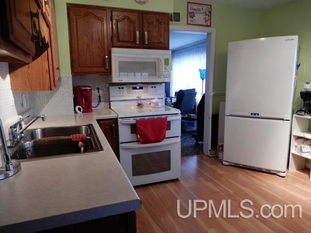 6021 18.25 Road Gladstone, MI 49837 - Photo 7 of 21 Gallery Image 7
