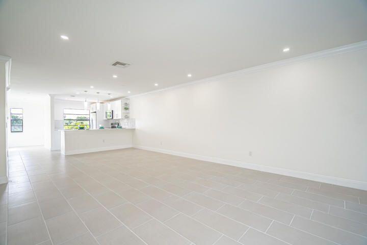 21743 Arriba Real, Unit 28H Boca Raton, FL 33433 - Photo 5 of 12 20220907220819433287000000-o