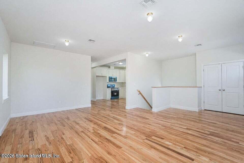 556 Drumgoole Road East Staten Island, NY 10312 - Photo 29 of 52 29