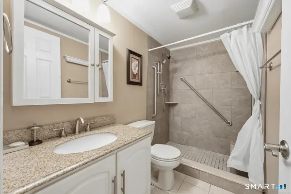 $2,400 | 46 Little Oak Lane, Unit 46, Rocky Hill, CT 06067