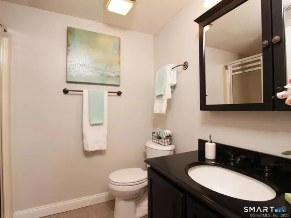 $2,400 | 46 Little Oak Lane, Unit 46, Rocky Hill, CT 06067