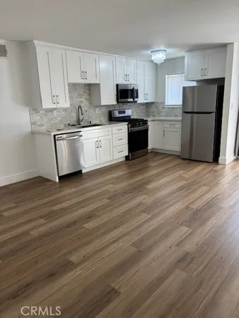 $385,000 | 18530 Hatteras Street, Unit 326, Tarzana, CA 91356