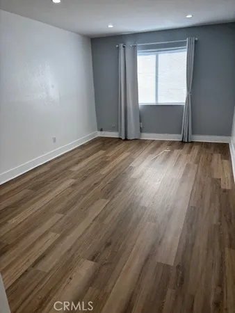 $385,000 | 18530 Hatteras Street, Unit 326, Tarzana, CA 91356