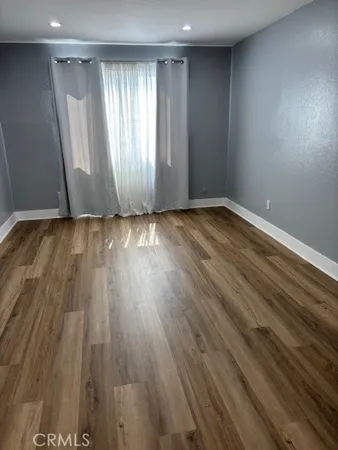 $385,000 | 18530 Hatteras Street, Unit 326, Tarzana, CA 91356