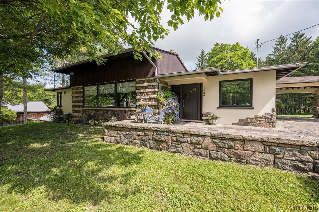 1439 Clinton Street Road Bennington, NY 14011 - Photo 1 of 50