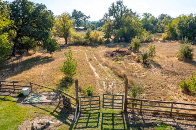 $399,900 | 6024 Hornbeck Lane, Anderson, CA 96007