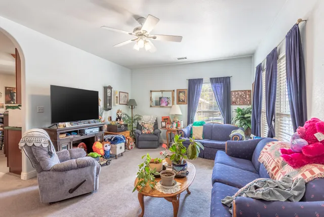 $399,900 | 6024 Hornbeck Lane, Anderson, CA 96007