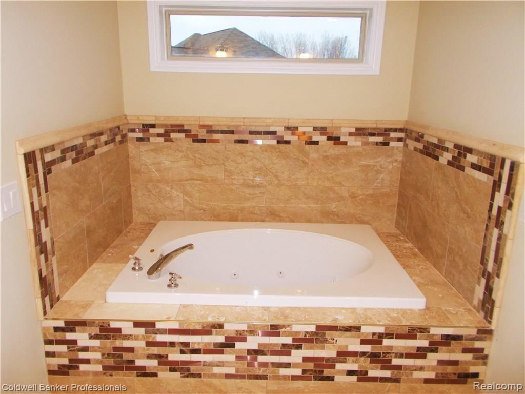2143 Cattail Circle Rochester Hills, MI 48309 - Photo 17 of 21