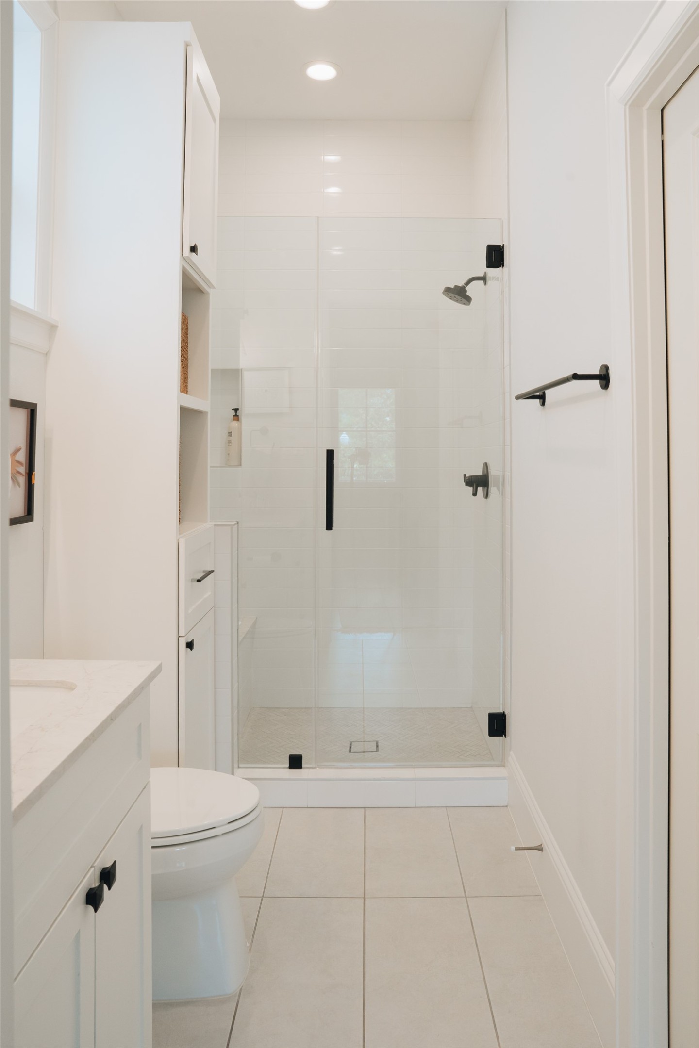 3817 Aberdeen Way Houston, TX 77025 - Photo 39 of 45 Study features full bath en suite and giant walk in closet.