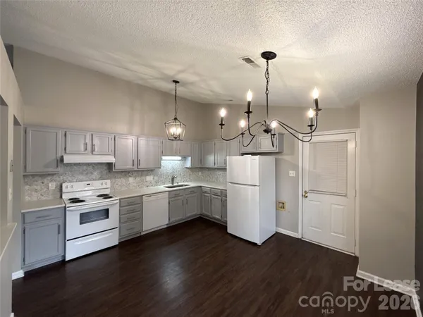 $1,750 | 5919 Hunters Crossing Lane, Charlotte, NC 28215
