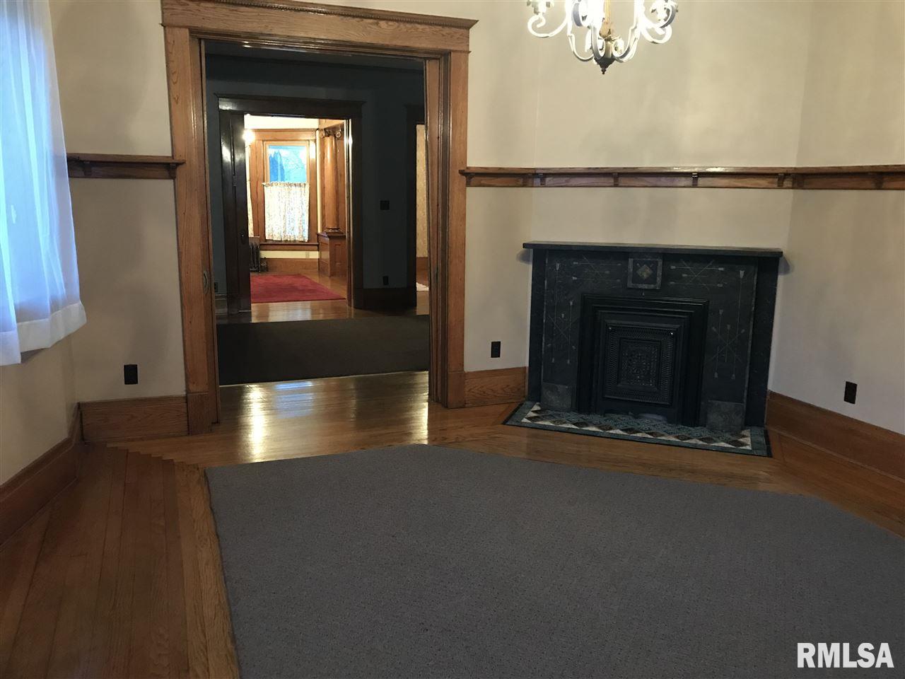 322 South 3rd Street Clinton, IA 52732 - Photo 6 of 23 Gallery Image 6
