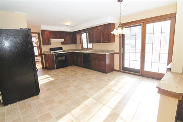 308 Spring Street Shrewsbury, MA 01545 - Photo 3 of 14 Gallery Image 3