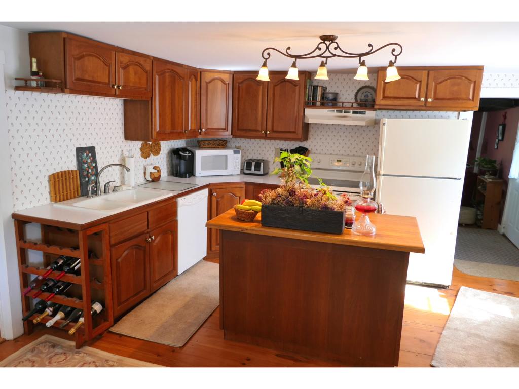 140 Montelona Road Goffstown, NH 03045 - Photo 10 of 36 Gallery Image 10