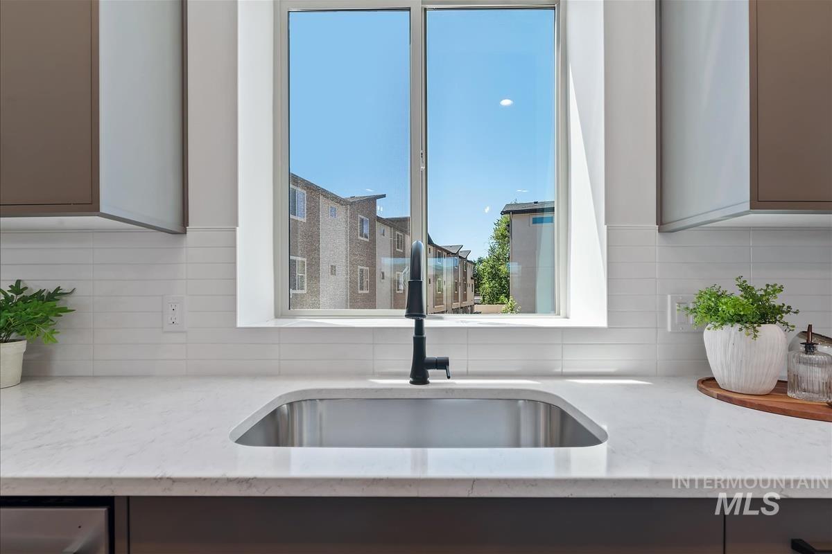 1719 South Federal Way Boise, ID 83705 - Photo 7 of 32