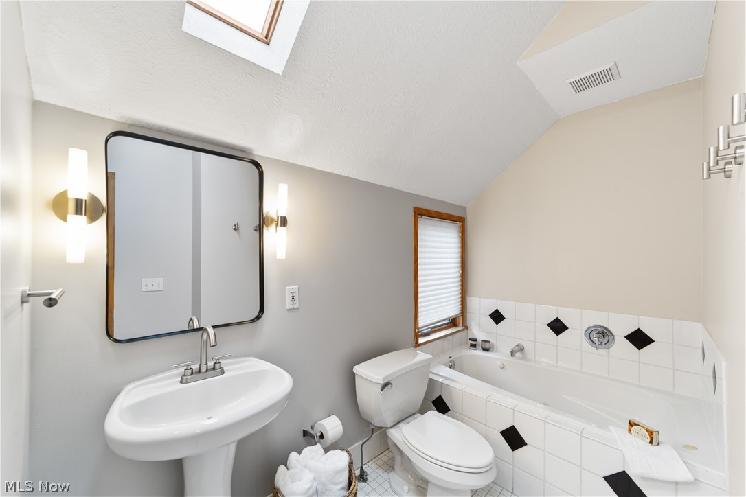 2197 Columbus Road Cleveland, OH 44113 - Photo 24 of 38 Gallery Image 24
