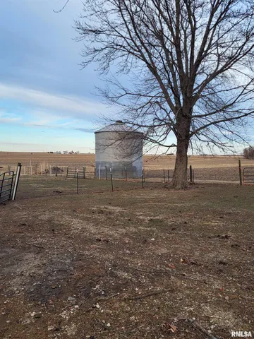 $395,000 | 2400 Springfield Road, Delavan, IL 61734