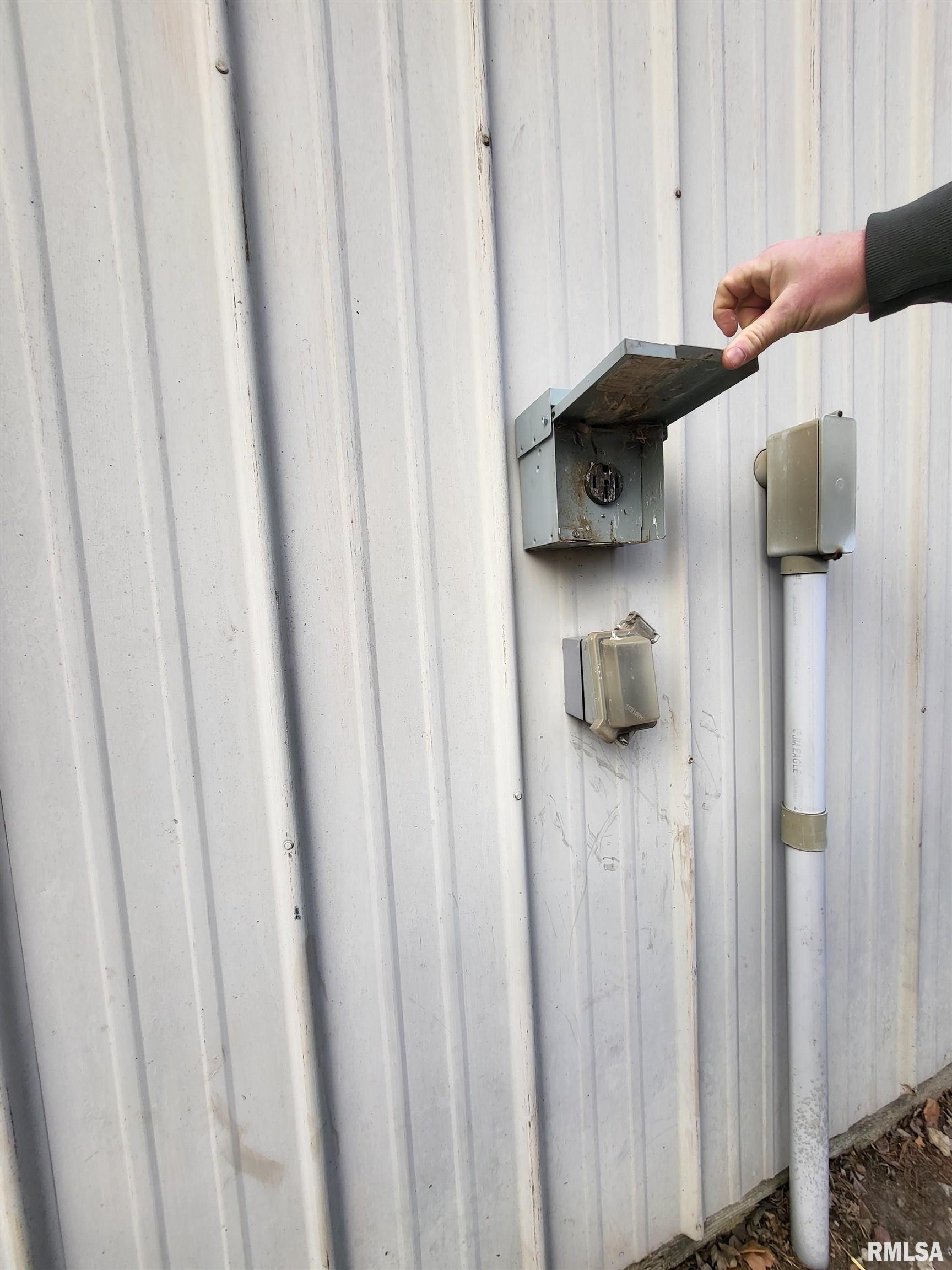 2400 Springfield Road Delavan, IL 61734 - Photo 26 of 36