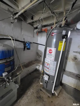 $379,900 | 2400 Springfield Road, Delavan, IL 61734