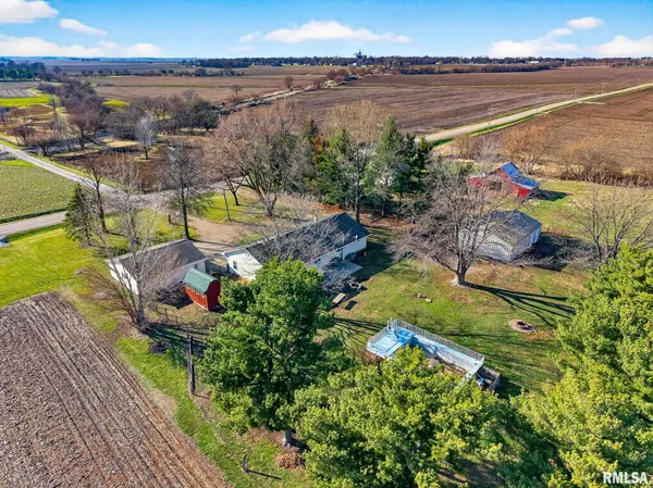 $379,900 | 2400 Springfield Road, Delavan, IL 61734