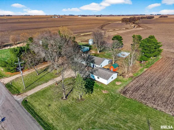 $379,900 | 2400 Springfield Road, Delavan, IL 61734