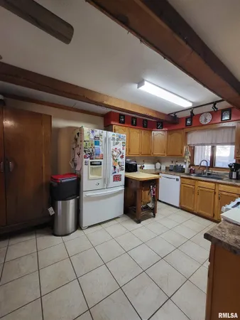 $379,900 | 2400 Springfield Road, Delavan, IL 61734