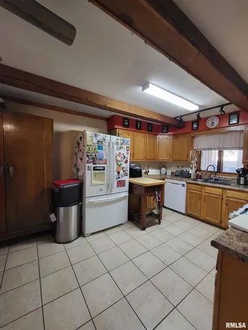 $395,000 | 2400 Springfield Road, Delavan, IL 61734