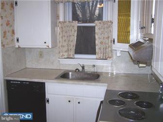 201 Claremont Road Springfield, PA 19064 - Photo 4 of 12 Kitchen