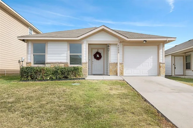 $290,000 | 1605 Village Park Trail, Burleson, TX 76028