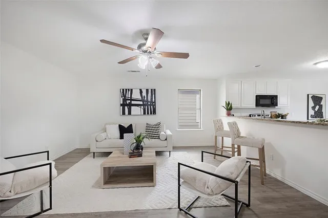 $290,000 | 1605 Village Park Trail, Burleson, TX 76028