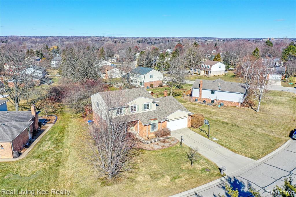 820 Downhill Lane Rochester Hills, MI 48307 - Photo 39 of 43