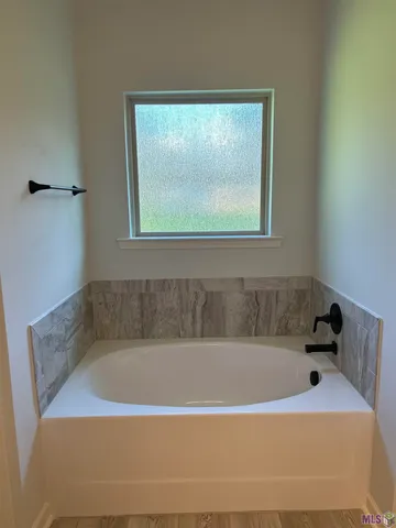 $1,895 | 14088 Arbor Walk Drive, Denham Springs, LA 70726