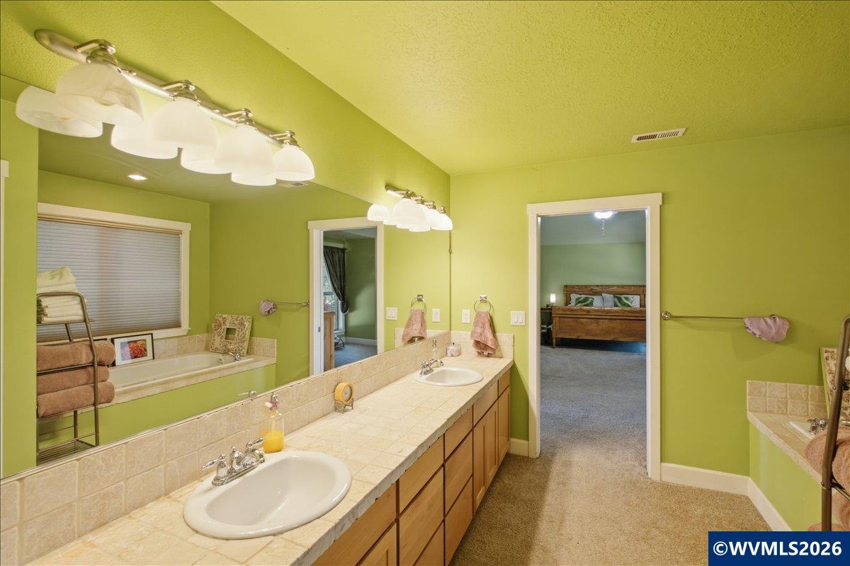 2448 Northwest Violet Avenue Albany, OR 97321 - Photo 32 of 46