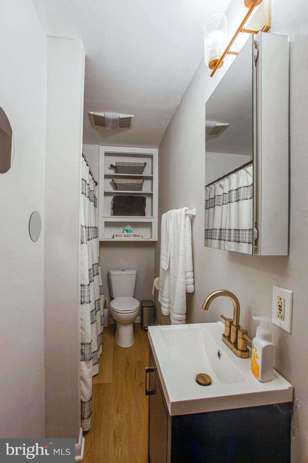 442 Ripka Street Philadelphia, PA 19128 - Photo 17 of 31 Full Bath - upper level