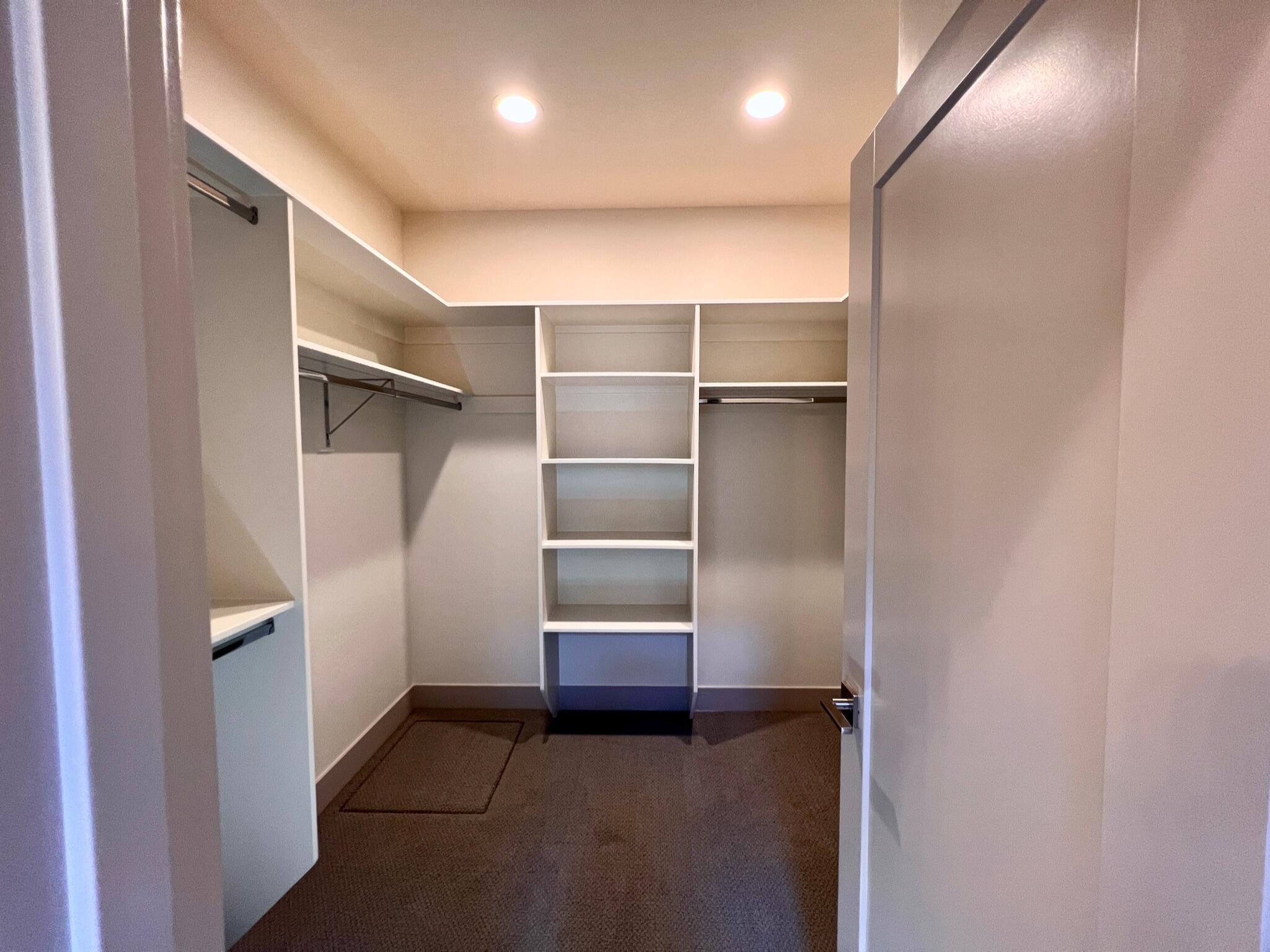 355 Randy Street Ashland, OR 97520 - Photo 22 of 35 Primary Walk in closet