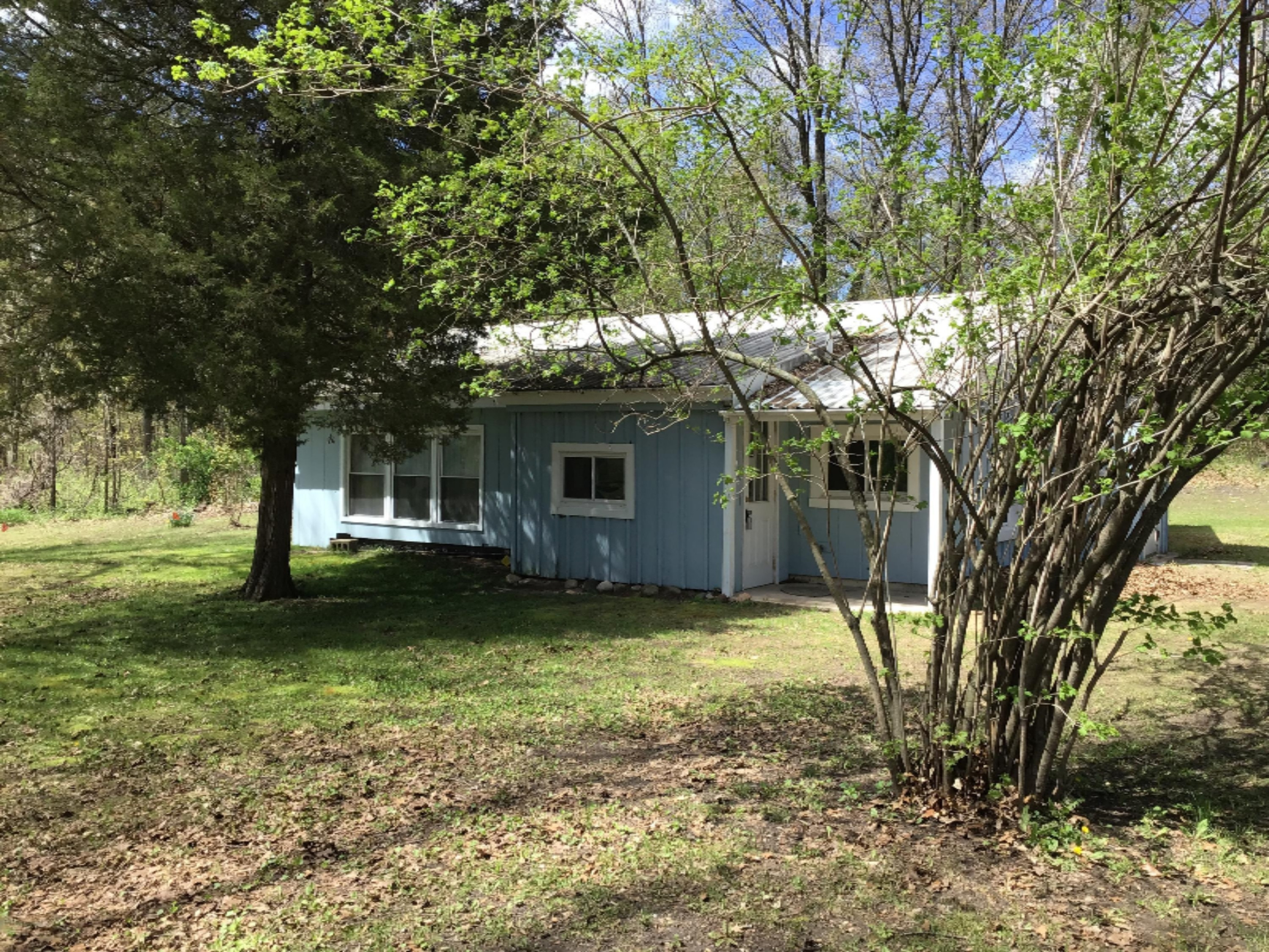 8131 Marsh Road Plainwell, MI 49080 - Photo 3 of 24 DF2D81A4-DD68-4ECF-B51F-8BD5EF414E58