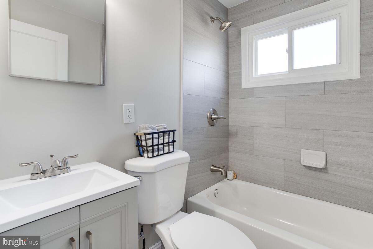 1046 Elm Road Baltimore, MD 21227 - Photo 14 of 29 Brand New Bath