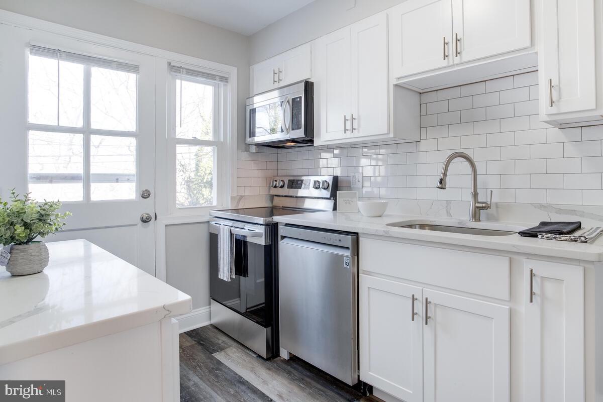 1046 Elm Road Baltimore, MD 21227 - Photo 10 of 29 Fully Renovated Kitchen