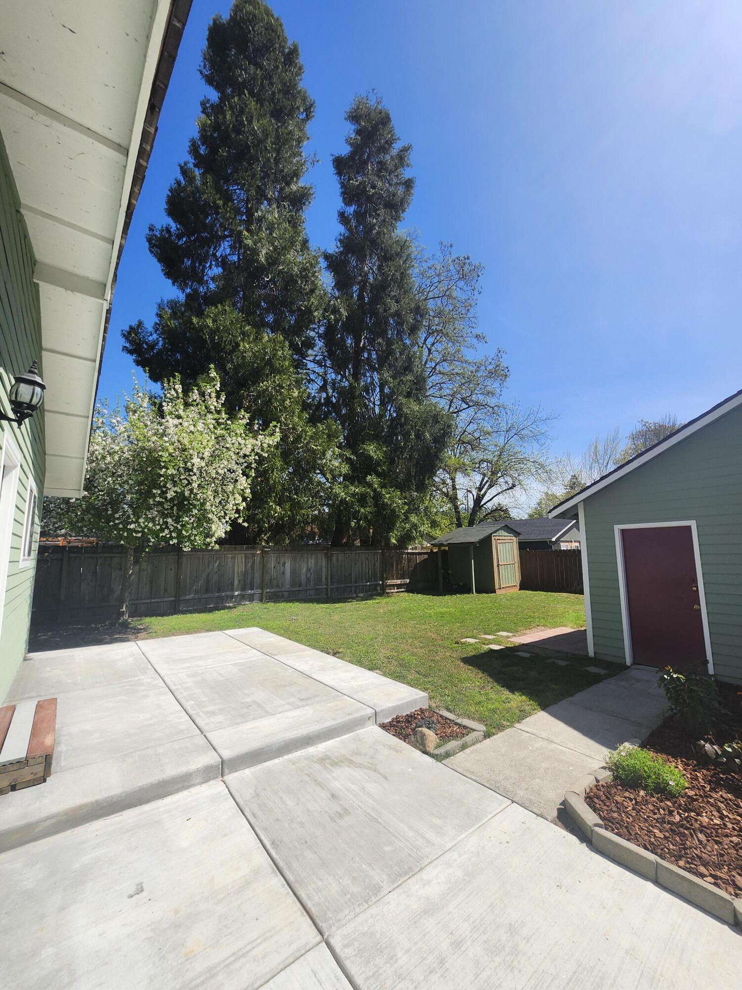 1011 Southwest I Street Grants Pass, OR 97526 - Photo 21 of 47 20250415_142405