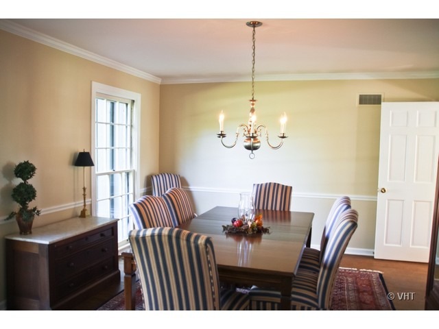1295 Inverlieth Road Lake Forest, IL 60045 - Photo 4 of 17