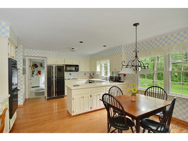 1295 Inverlieth Road Lake Forest, IL 60045 - Photo 6 of 17