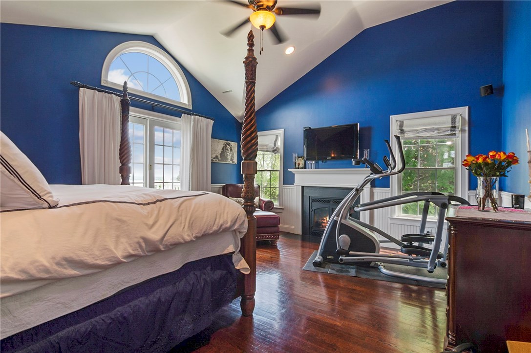 36 Seneca Road Portsmouth, RI 02871 - Photo 25 of 48 Master bedroom with water views.