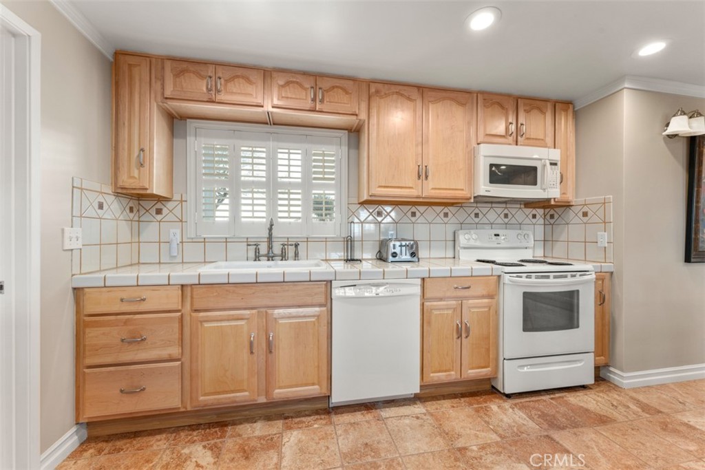 66136 Mars Drive Joshua Tree, CA 92252 - Photo 18 of 75