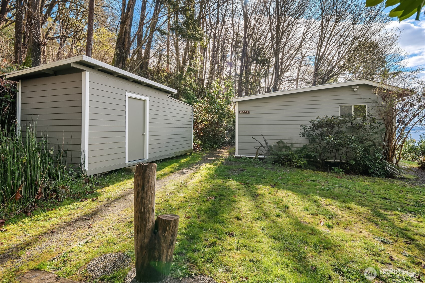 10009 Southwest Northilla Road Vashon, WA 98070 - Photo 4 of 29 Gallery Image 4