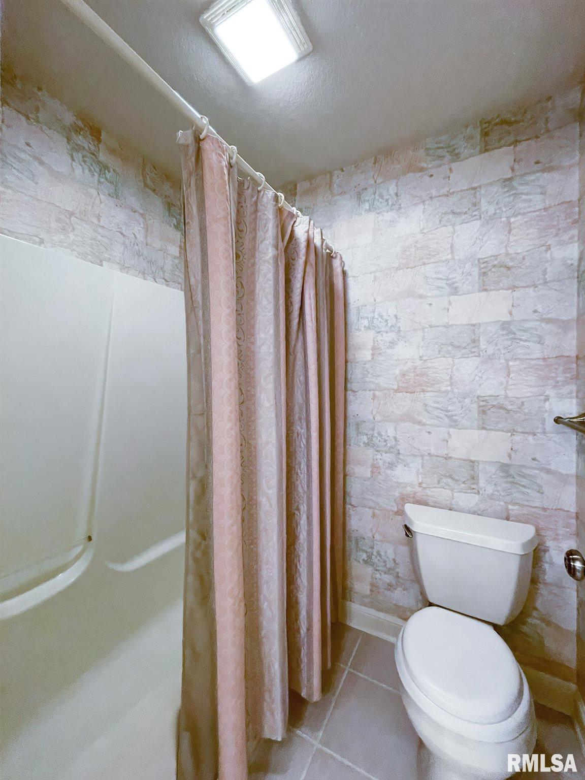 6878 Little Cabin Road Bettendorf, IA 52722 - Photo 36 of 49 Gallery Image 36