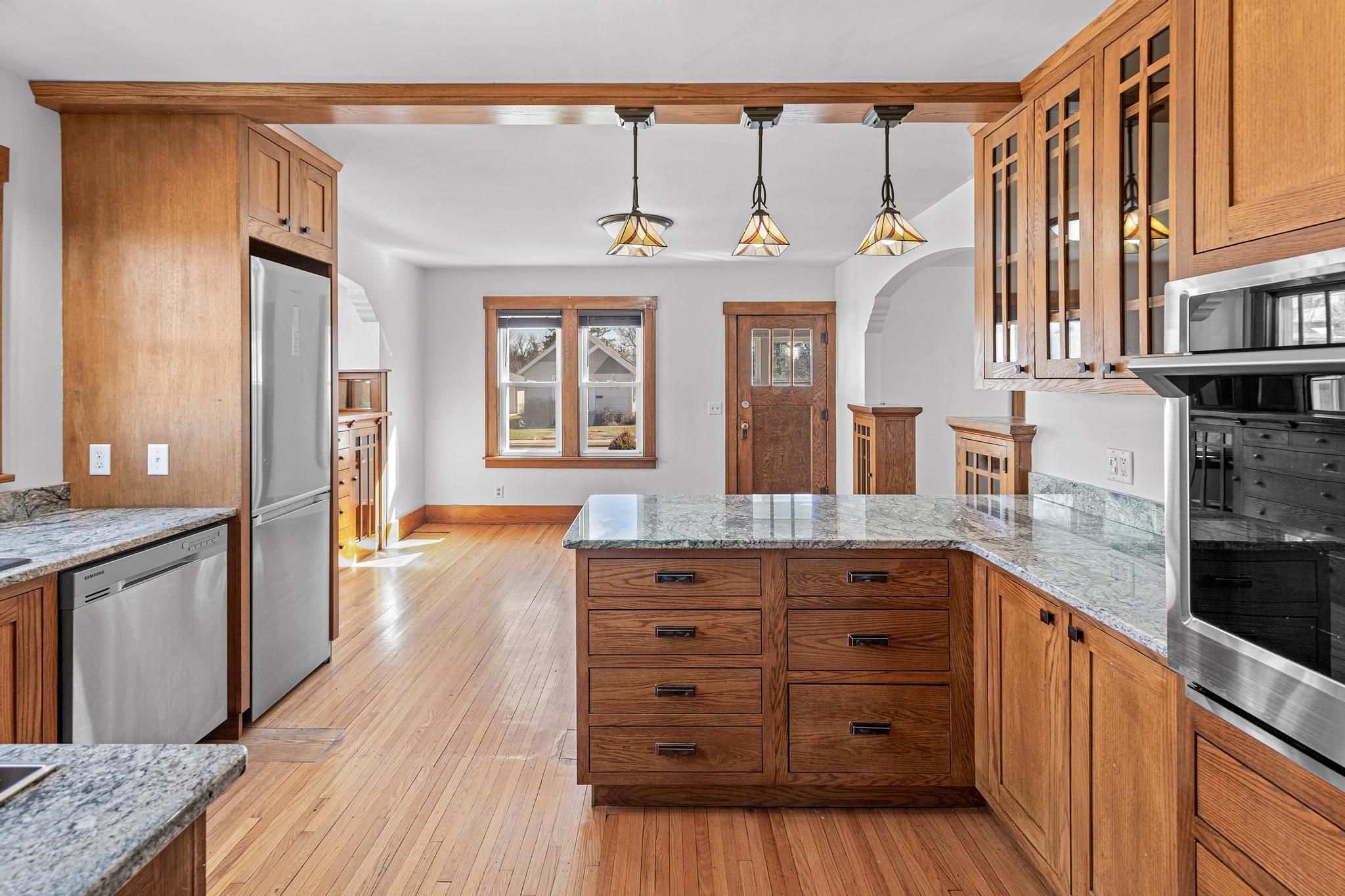 816 1st Street Southwest Faribault, MN 55021 - Photo 2 of 36